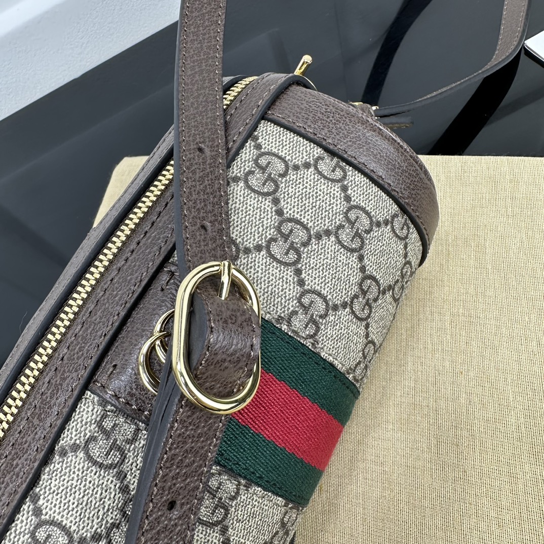 Gucci Round Bags